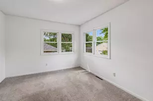 2417 Parkview Blvd, Golden Valley, MN 55422 - Photo 12