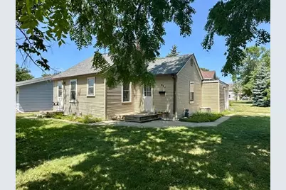 521 5th Avenue E, Alexandria, MN 56308 - Photo 1