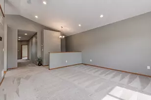 109 Cougar Dr, Mankato, MN 56001 - Photo 12