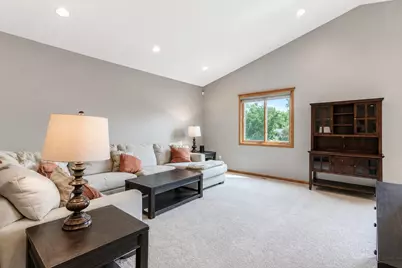 109 Cougar Drive, Mankato, MN 56001 - Photo 2