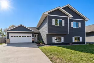 109 Cougar Dr, Mankato, MN 56001 - Photo 1