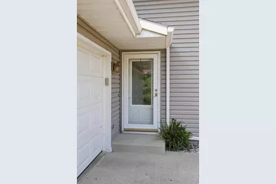 2523 33rd Avenue S, Moorhead, MN 56560 - Photo 2