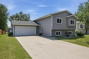 2523 33rd Ave S, Moorhead, MN 56560 - Photo 1