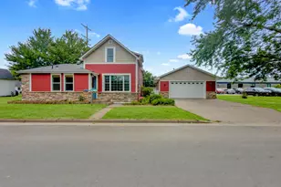 616 N Pierce Ave, New Richmond, WI 54017 - Photo 2