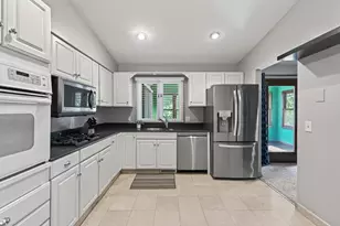 2144 Valley View Pl, Saint Paul, MN 55119 - Photo 14