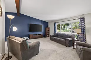2144 Valley View Pl, Saint Paul, MN 55119 - Photo 10