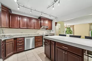2445 Londin Ln E, Maplewood, MN 55119 - Photo 2