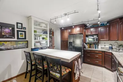 2445 Londin Lane E #202, Maplewood, MN 55119 - Photo 4