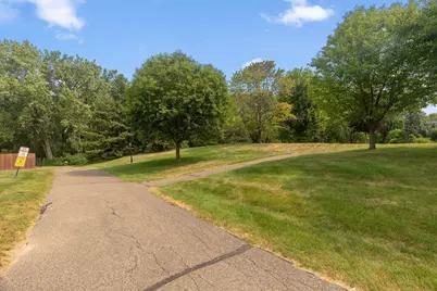 2445 Londin Lane E #202, Maplewood, MN 55119 - Photo 18