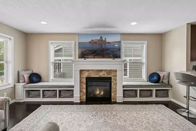 611 Whitall Street, Saint Paul, MN 55130 - Photo 2