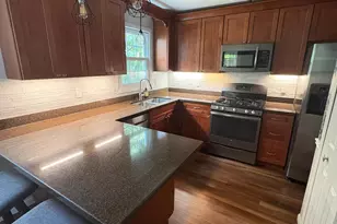 8935 Pine Bluff Ct, Eden Prairie, MN 55347 - Photo 2