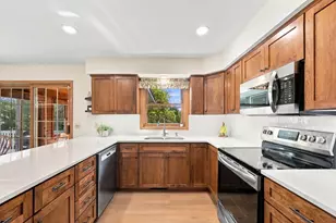 8659 Quinwood Ln N, Maple Grove, MN 55369 - Photo 10