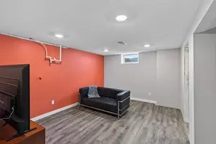 8817 Oakland Ave S, Bloomington, MN 55420 - Photo 16
