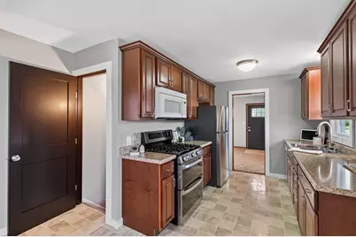 8817 Oakland Avenue S, Bloomington, MN 55420 - Photo 4