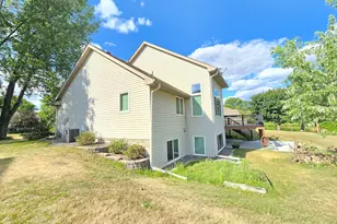 4625 Edinbrook Terrace, Brooklyn Park, MN 55443 - Photo 4