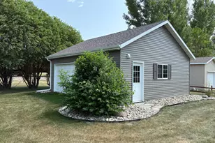 1949 51st Ave N, Moorhead, MN 56560 - Photo 16