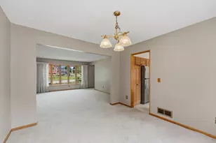 8020 Hidden Ct, Chanhassen, MN 55317 - Photo 6