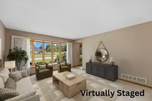 8020 Hidden Ct, Chanhassen, MN 55317 - Photo 4