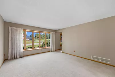 8020 Hidden Court, Chanhassen, MN 55317 - Photo 4