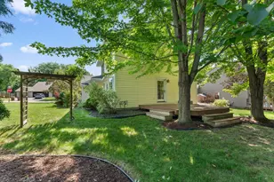8020 Hidden Ct, Chanhassen, MN 55317 - Photo 28