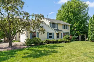 8020 Hidden Ct, Chanhassen, MN 55317 - Photo 2