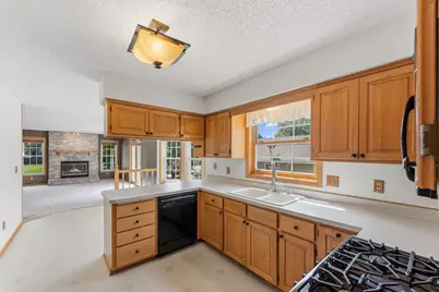 8020 Hidden Court, Chanhassen, MN 55317 - Photo 8