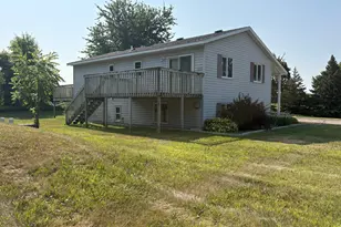 19900 Sunny Ln, Starbuck, MN 56381 - Photo 6