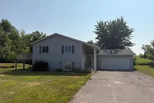 19900 Sunny Ln, Starbuck, MN 56381 - Photo 2