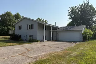 19900 Sunny Ln, Starbuck, MN 56381 - Photo 1