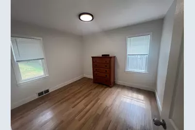 1876 Chelton Avenue W, Saint Paul, MN 55104 - Photo 8