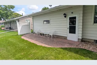 1407 9th Street NW, Austin, MN 55912 - Photo 4