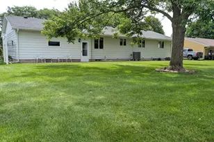1407 9th St NW, Austin, MN 55912 - Photo 2