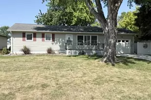 725 6th St S, Breckenridge, MN 56520 - Photo 1