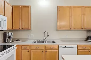 111302 Village Rd, Chaska, MN 55318 - Photo 14