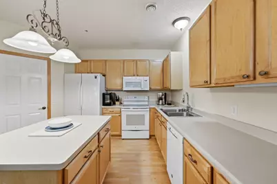 111302 Village Road #2, Chaska, MN 55318 - Photo 12