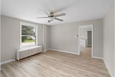 205 Adams Street SE, Hutchinson, MN 55350 - Photo 6