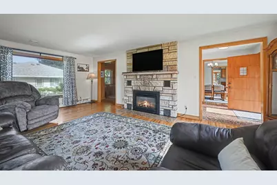 300 5th Street NE, Montgomery, MN 56069 - Photo 2
