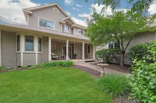 715 Crosby Dr, Hudson, WI 54016 - Photo 2