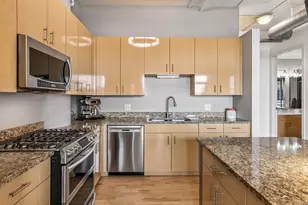 290 Market St, Minneapolis, MN 55405 - Photo 6