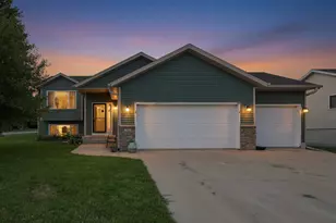708 Maplebrook Dr NE, Stewartville, MN 55976 - Photo 26