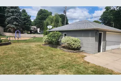 1433 Cascade Street NW, Rochester, MN 55901 - Photo 2