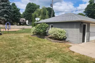 1433 Cascade St NW, Rochester, MN 55901 - Photo 2