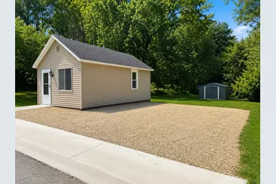 613 S Grant Street, Houston, MN 55943 - Photo 2