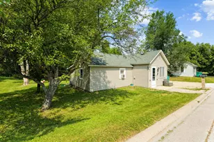 613 S Grant St, Houston, MN 55943 - Photo 4