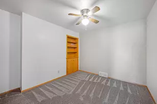 512 S Orient St, Fairmont, MN 56031 - Photo 16