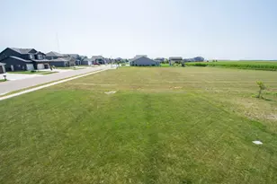 4887 Hampton Cir S, Moorhead, MN 56560 - Photo 32