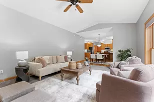 5005 Scenic Oak Dr SW, Rochester, MN 55902 - Photo 18