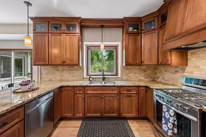 18477 Tristram Way, Eden Prairie, MN 55346 - Photo 8