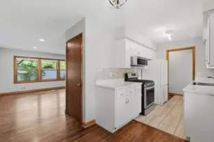 443 Cord Cir, New Brighton, MN 55112 - Photo 10