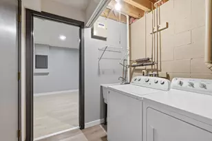 2613 Emerson Ave N, Minneapolis, MN 55411 - Photo 24